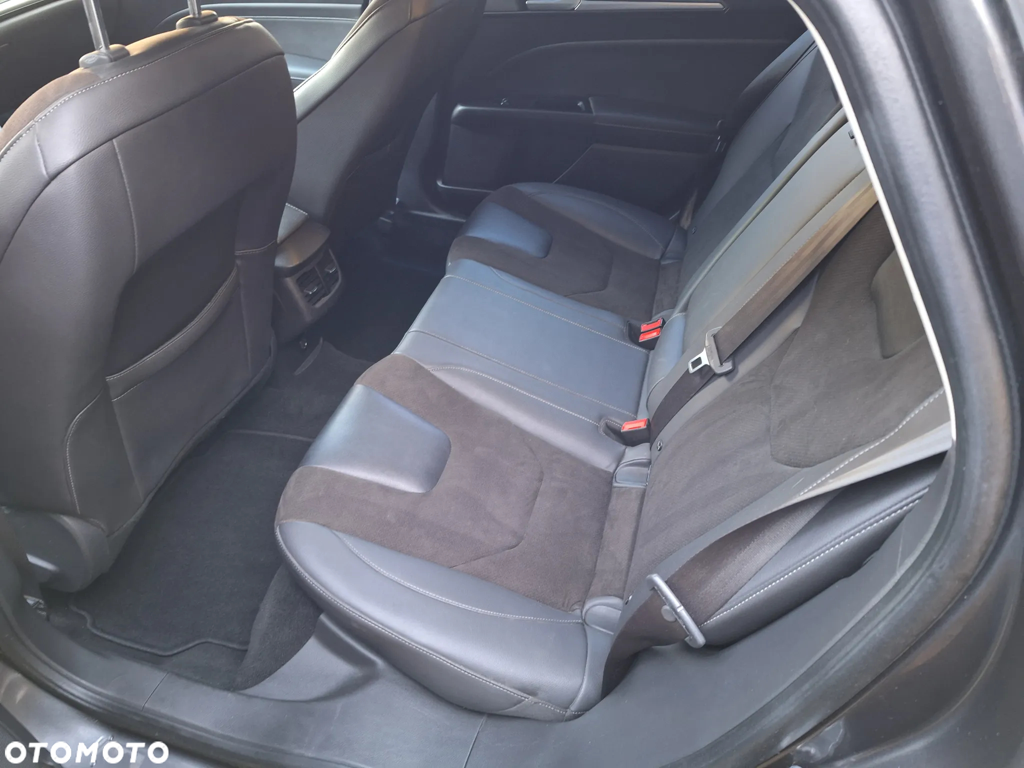Ford Mondeo 2.0 TDCi Titanium PowerShift - 19