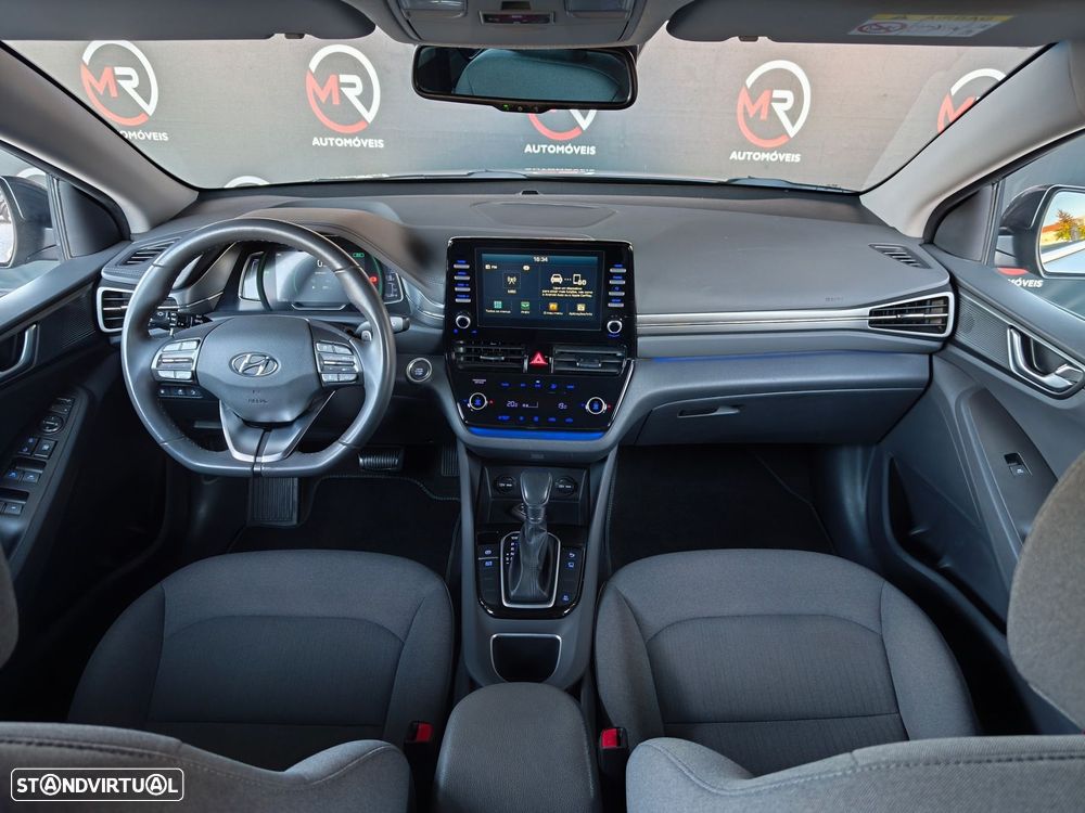 Hyundai Ioniq - 10
