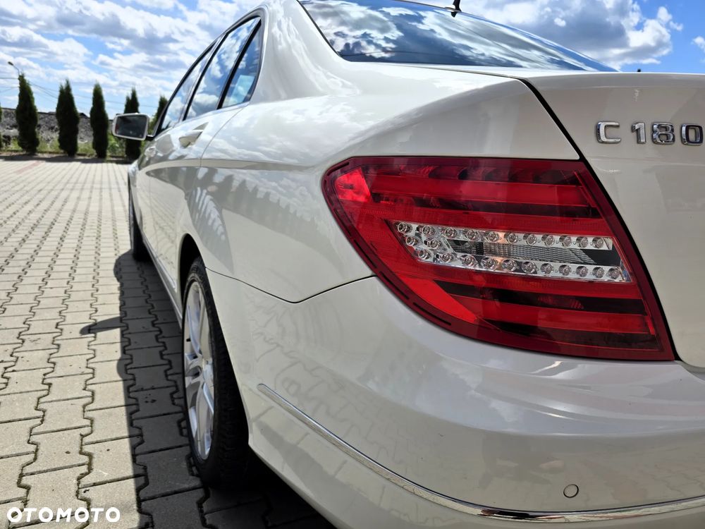 Mercedes-Benz Klasa C 180 CGI Automatik BlueEFFICIENCY SPORT EDITION - 15