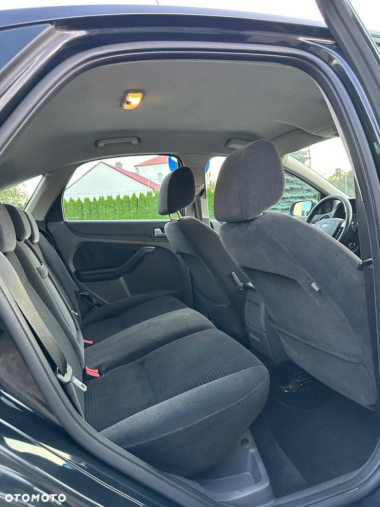 Ford Focus 1.6 TDCi Ghia - 12