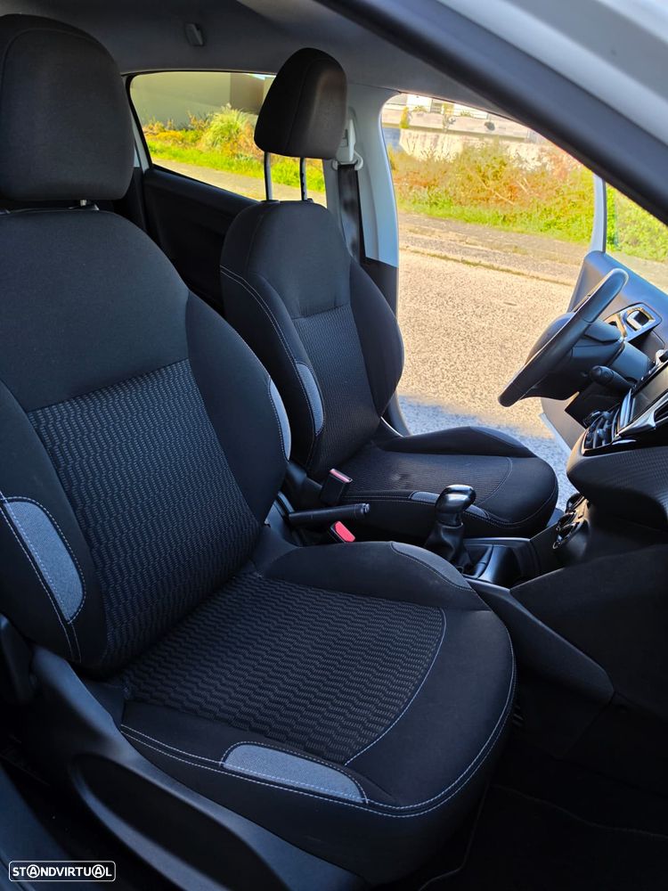 Peugeot 208 1.2 PureTech Style - 12