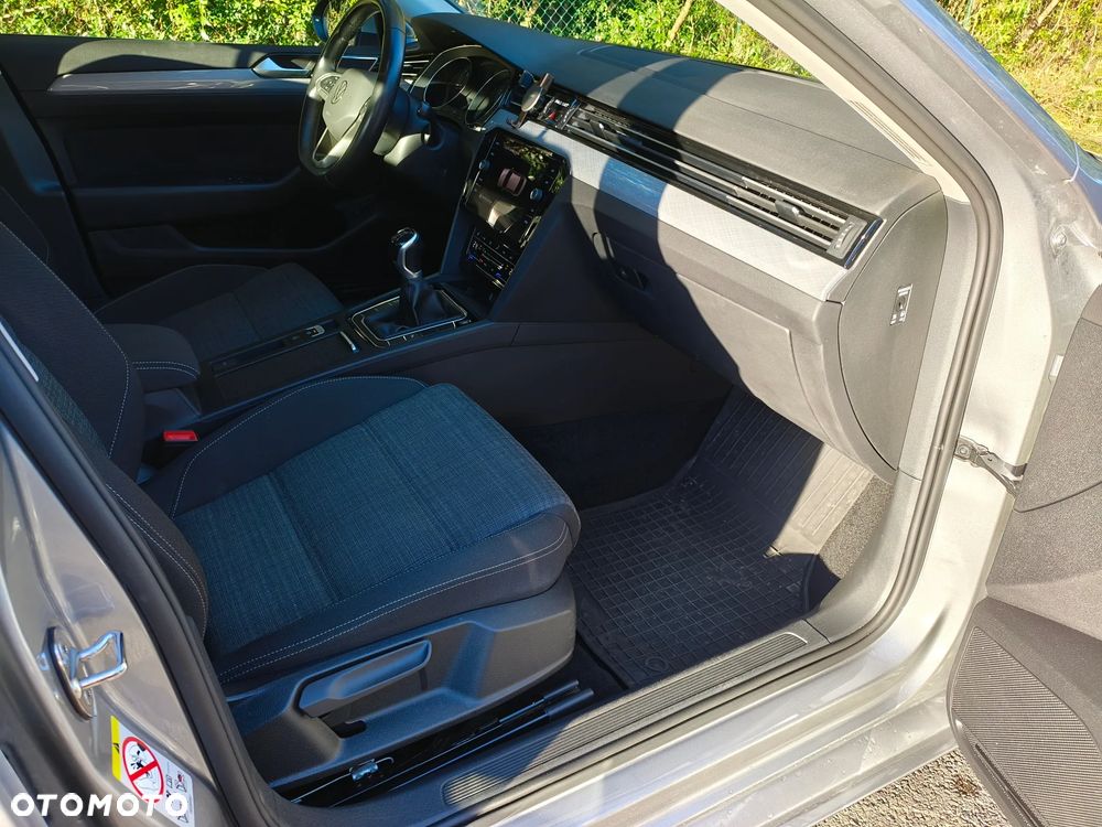 Volkswagen Passat 2.0 TDI EVO Business - 9