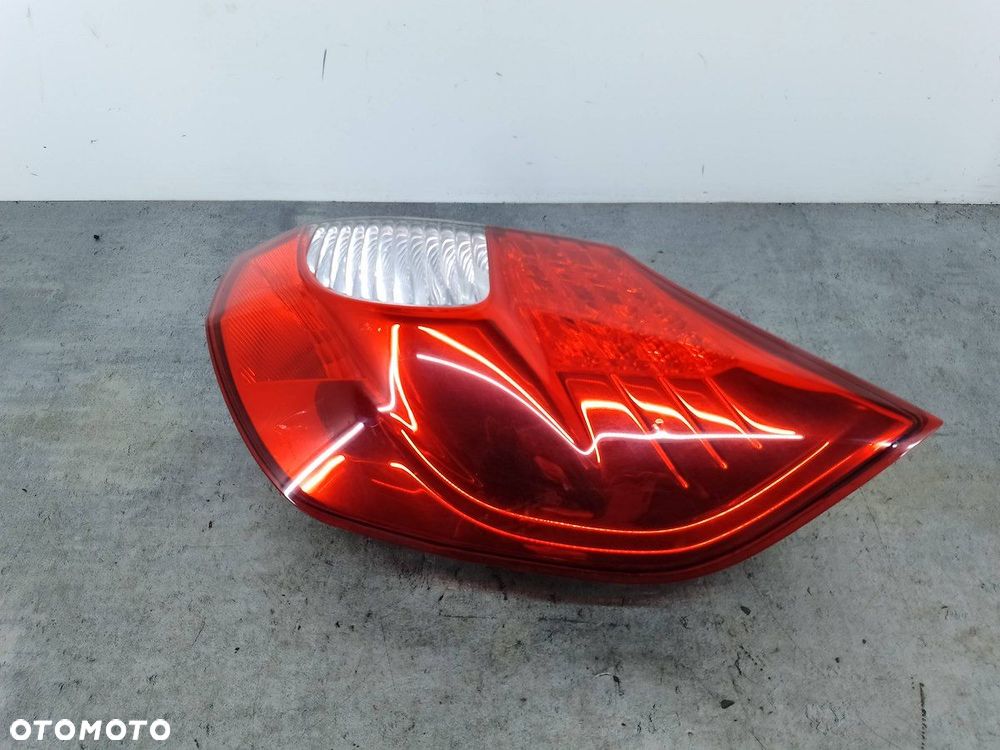 LAMPA TYLNA PRAWA RENAULT SCENIC II 8200474328-A HELLA - 8