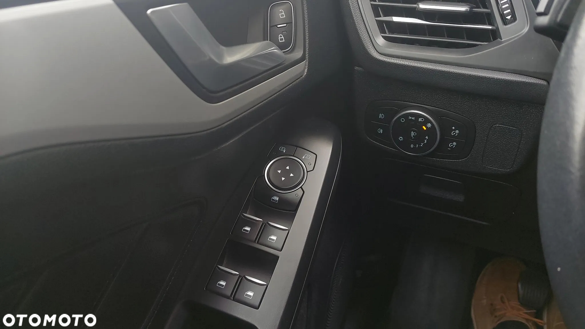 Ford Focus 1.0 EcoBoost Trend Edition - 38