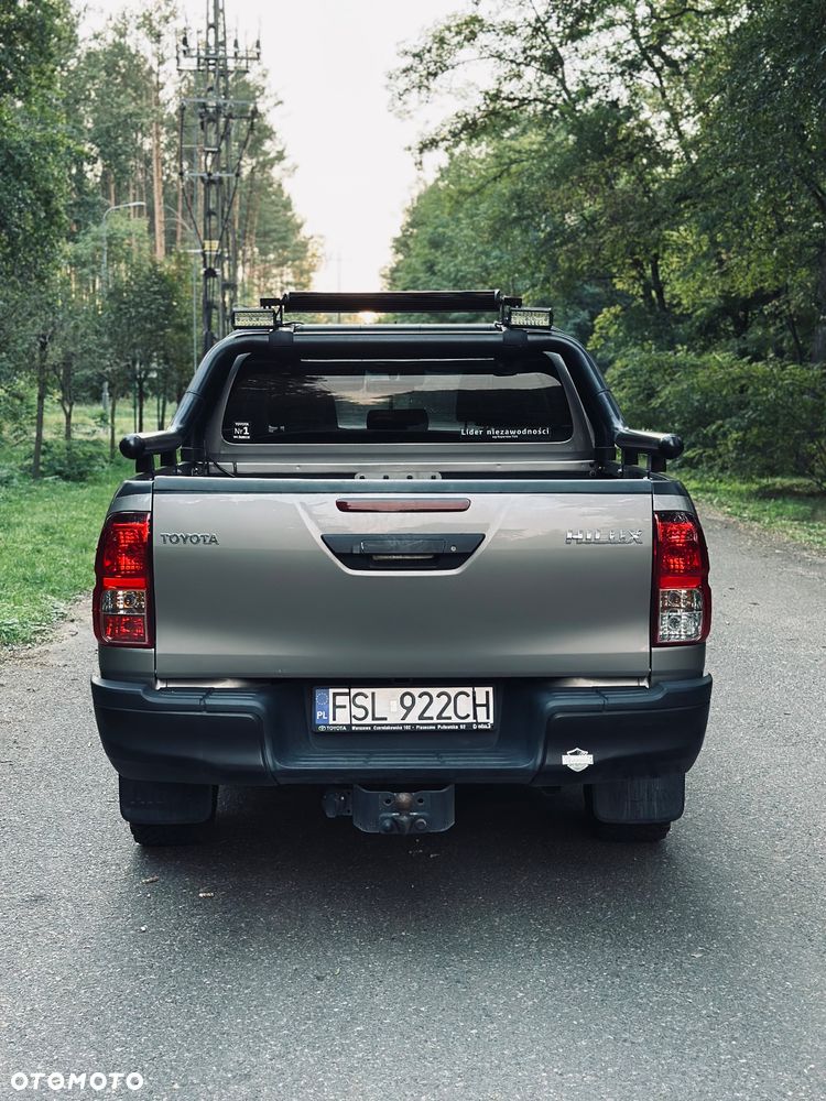 Toyota Hilux - 5