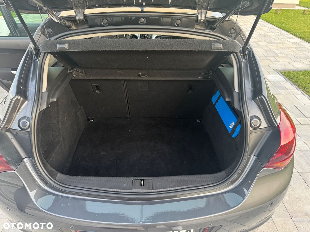 Opel Astra IV 1.4 T Cosmo - 13