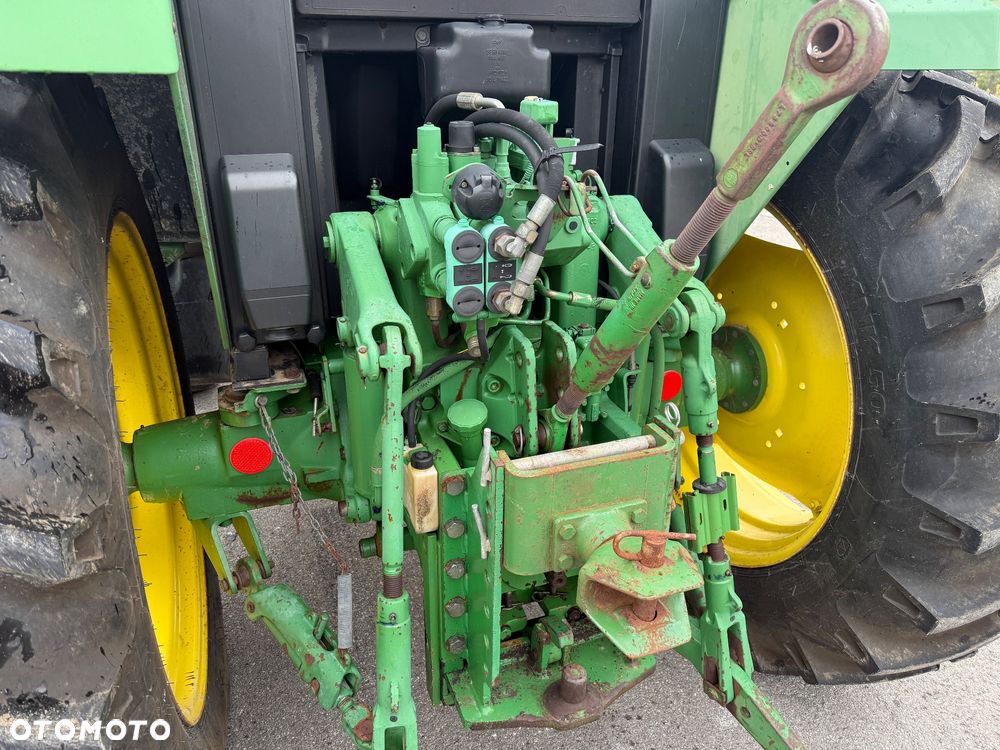 John Deere 6300 / NISKIE MOTOGODZINY / NOWE OPONY / ŁADOWACZ PRZEDNI / DODATKOWY OSPRZĘT / Z FRANCJI / STAN BDB / / / - 15