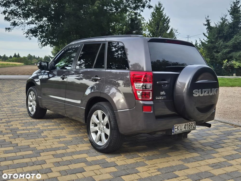 Suzuki Grand Vitara 2.4 De Luxe - 18