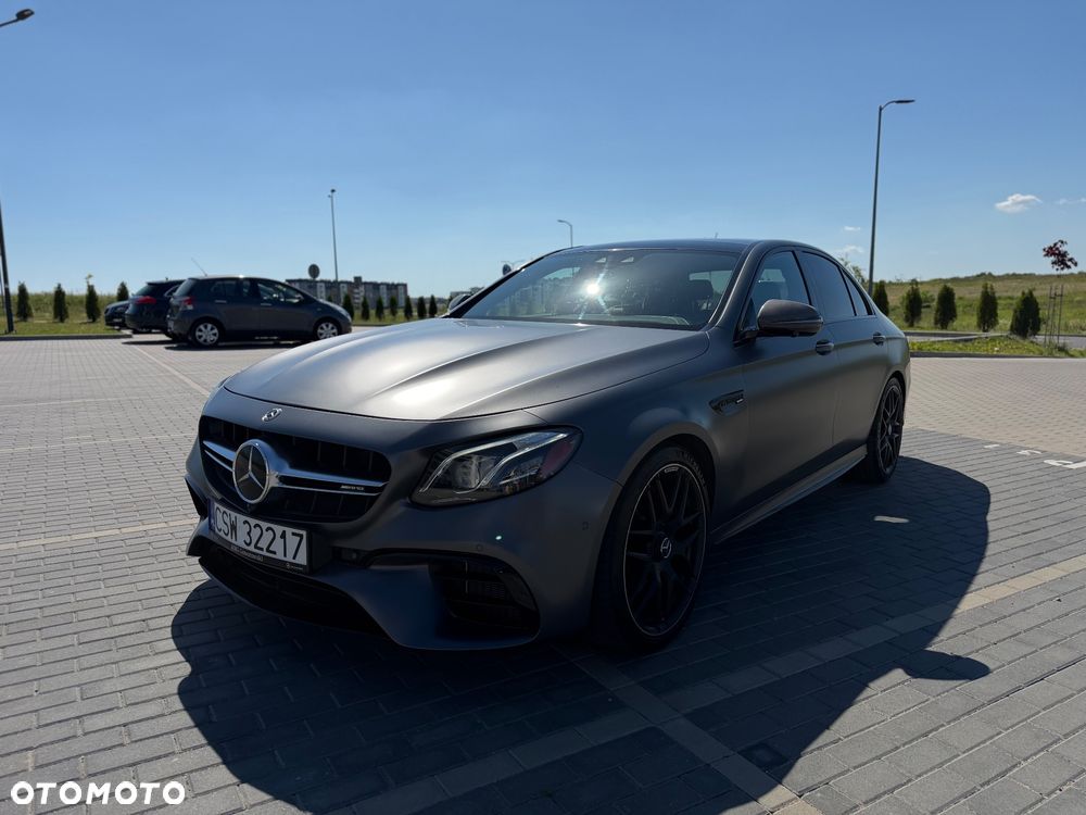 Mercedes-Benz Klasa E AMG 63 S 4Matic+ AMG Speedshift MCT-9G - 3