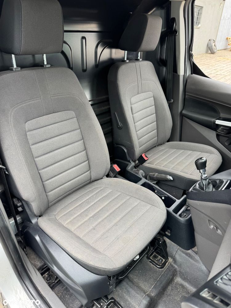 Ford Tourneo Connect - 11