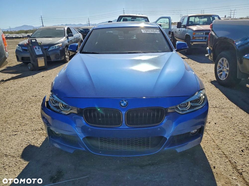 BMW Seria 3 330i - 5