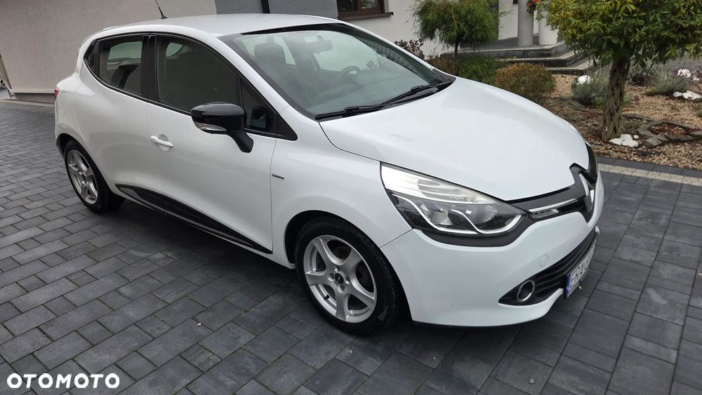 Renault Clio 1.2 16V 75 Night and Day - 11