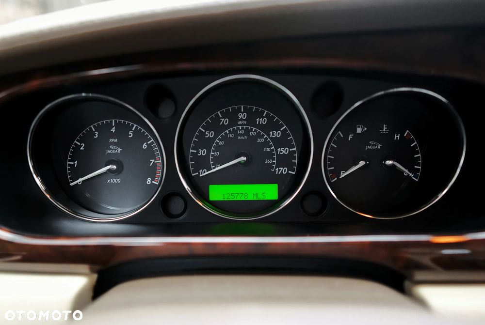 Jaguar XJ XJ8 4.2 LWB High - 14