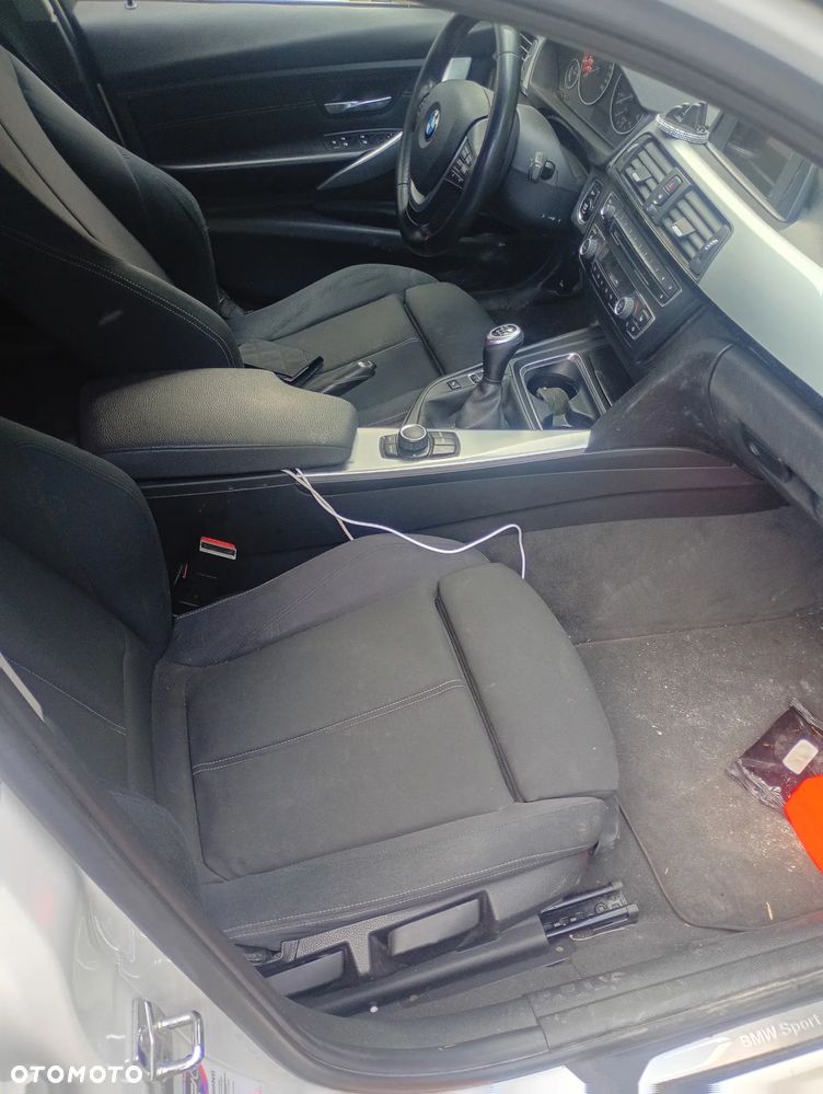 BMW Seria 3 320d - 14