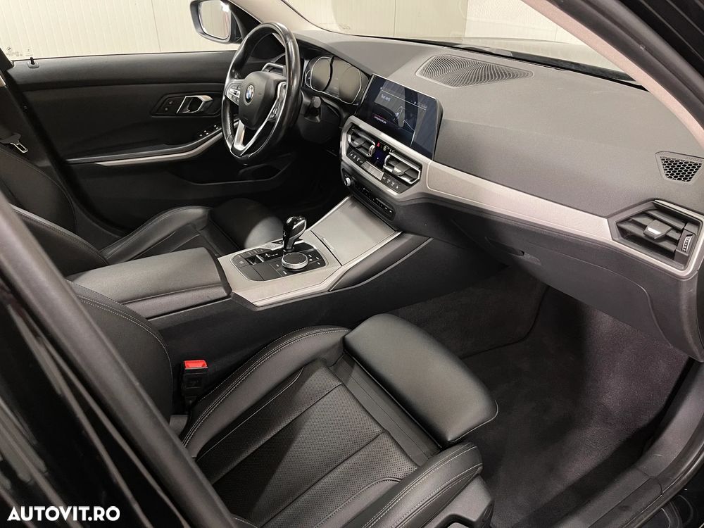 BMW Seria 3 320i xDrive AT - 11