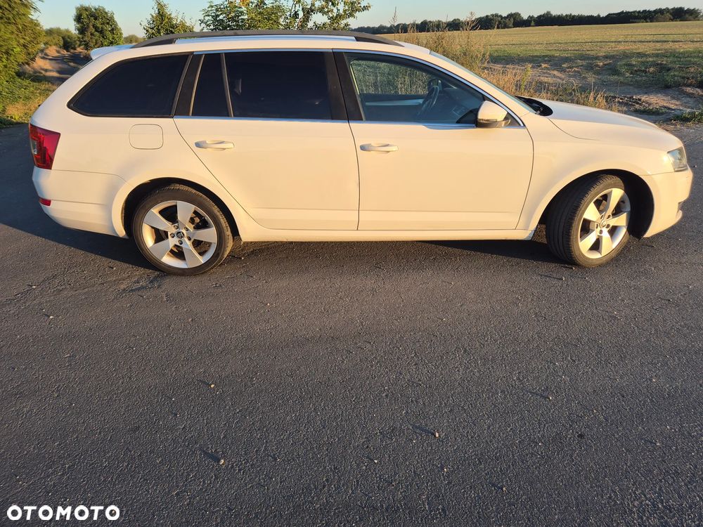 Skoda Octavia 1.6 TDI DPF DSG Elegance - 2
