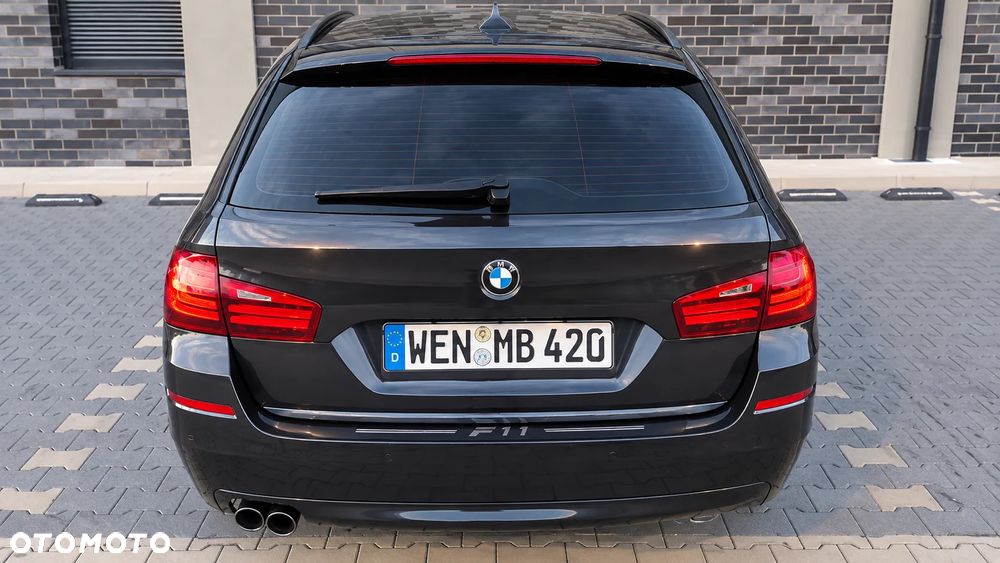BMW Seria 5 525d Luxury Line - 32