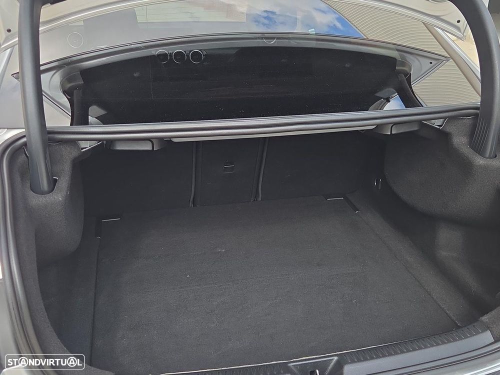 Mercedes-Benz A 180 Limousine d AMG Line Aut. - 24