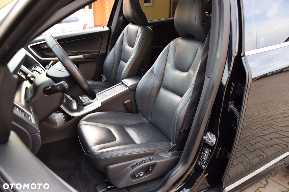 Volvo XC 60 D5 AWD Summum - 19
