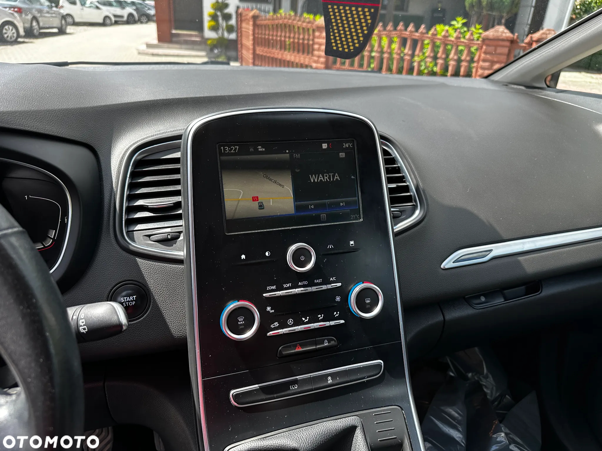 Renault Grand Scenic - 12
