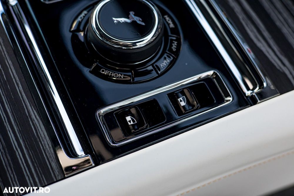 Rolls-Royce Spectre - 28
