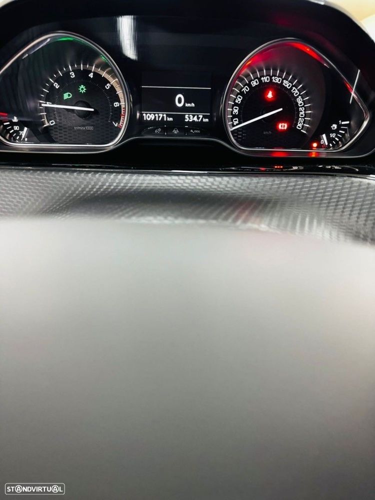 Peugeot 2008 1.2 PureTech GT Line - 22