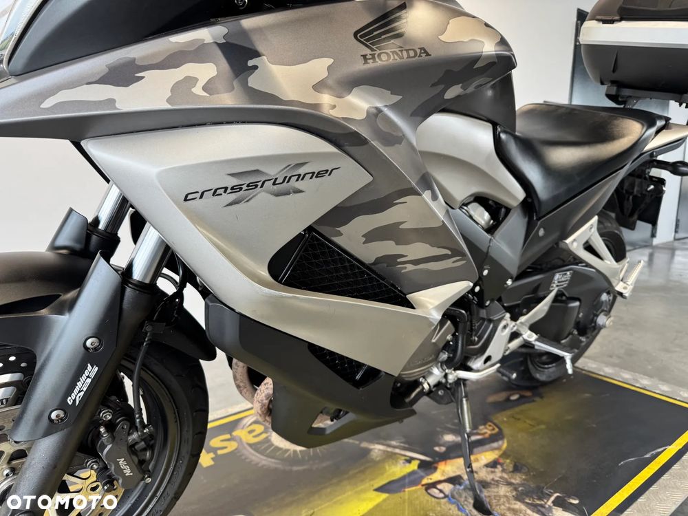 Honda VFR - 19