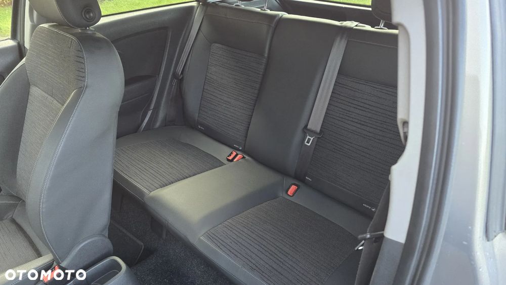 Opel Corsa 1.4 16V Color Edition - 10