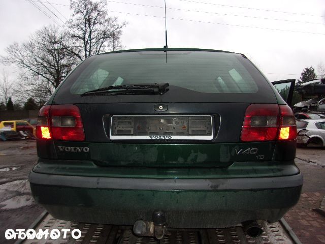 BLENDA KLAPY BAGAŻNIKA VOLVO V40 KOMBI 96-00 - 1