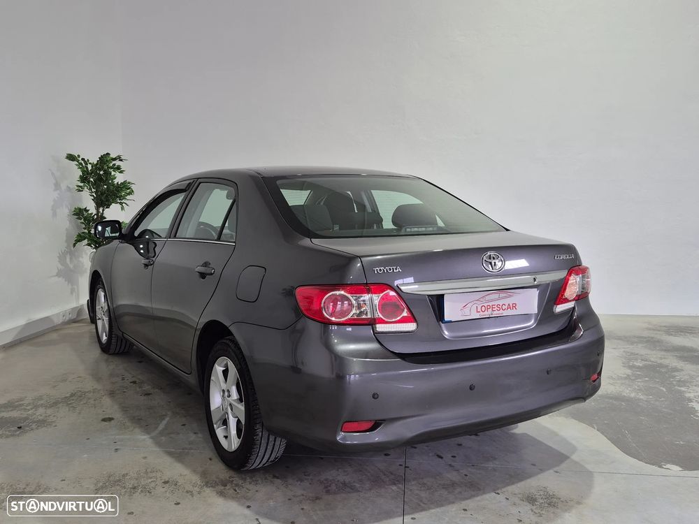 Toyota Corolla 1.4 D-4D Exclusive - 6