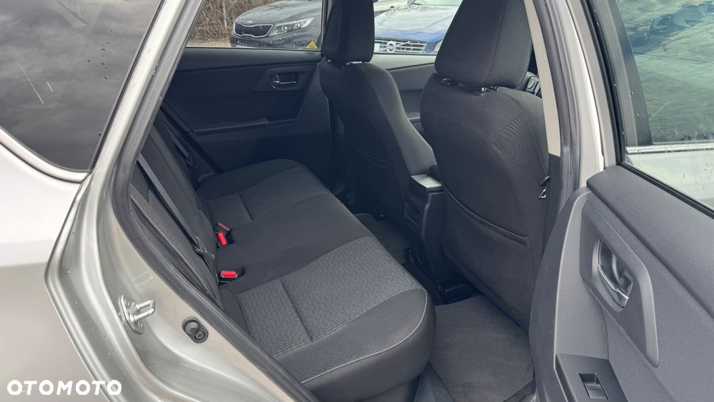 Toyota Auris Hybrid 135 Premium - 29