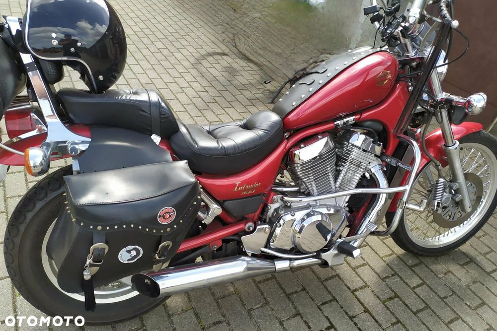 Suzuki Intruder - 6