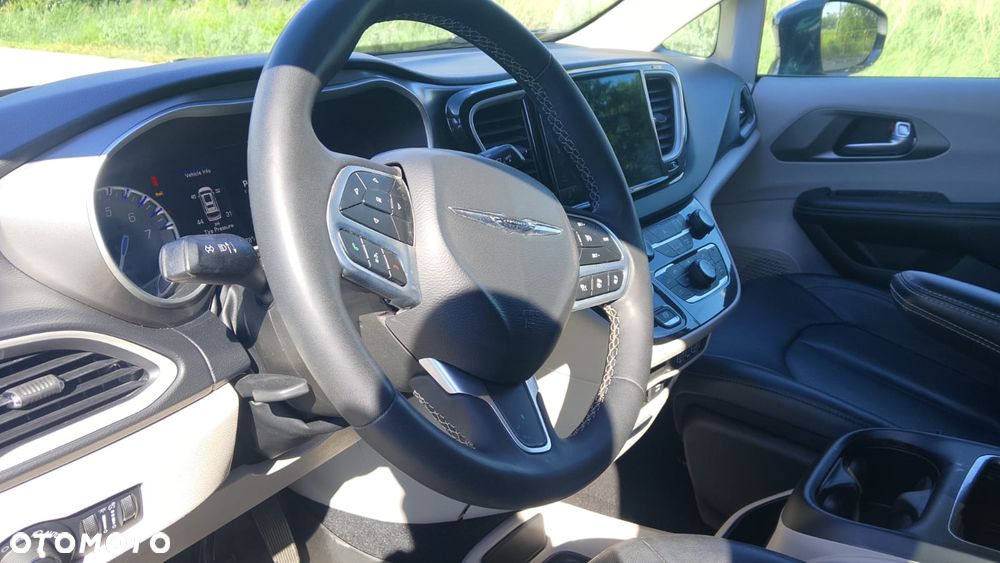 Chrysler Pacifica - 14