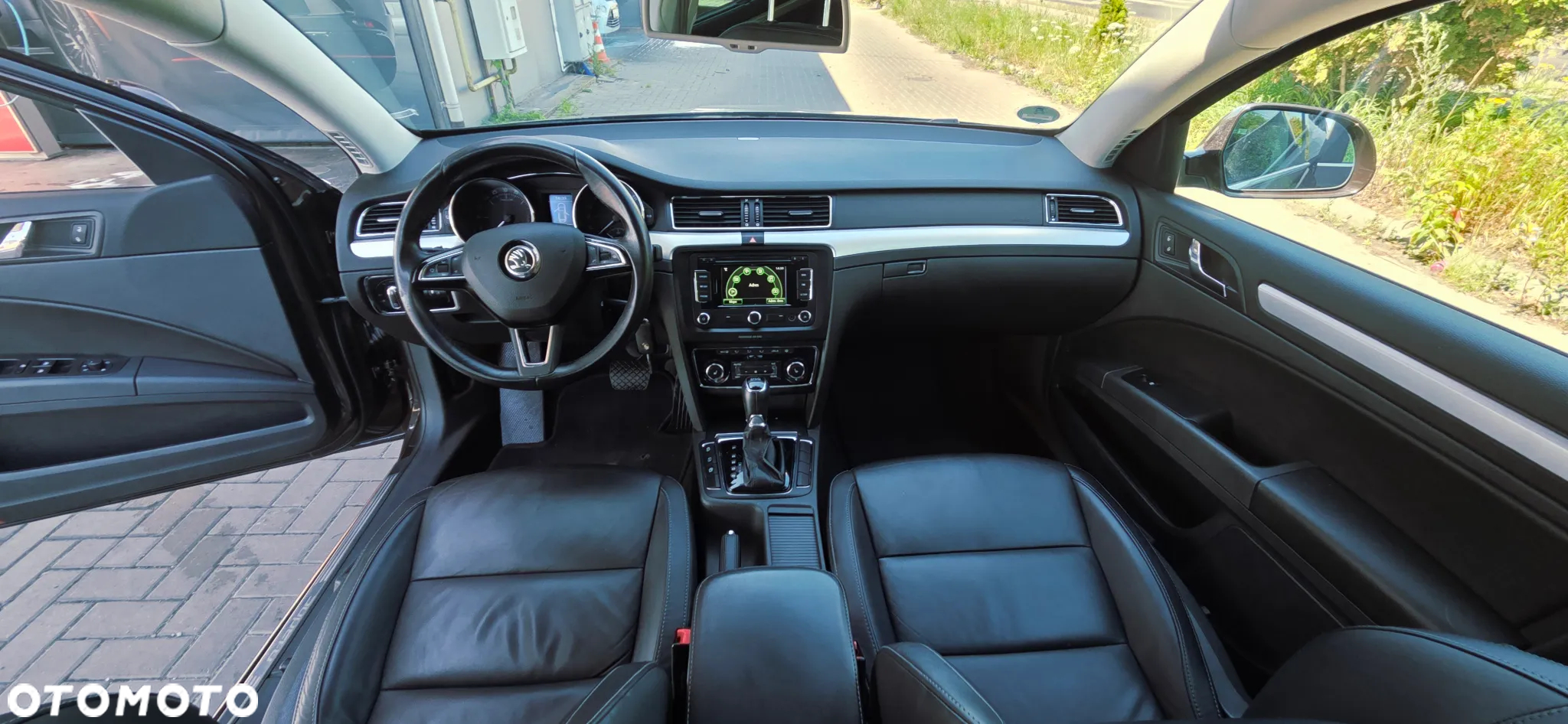 Skoda Superb 2.0 TDI Business DSG - 33