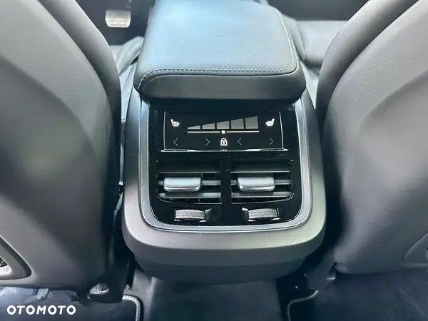 Volvo XC 60 B5 D AWD Momentum - 7