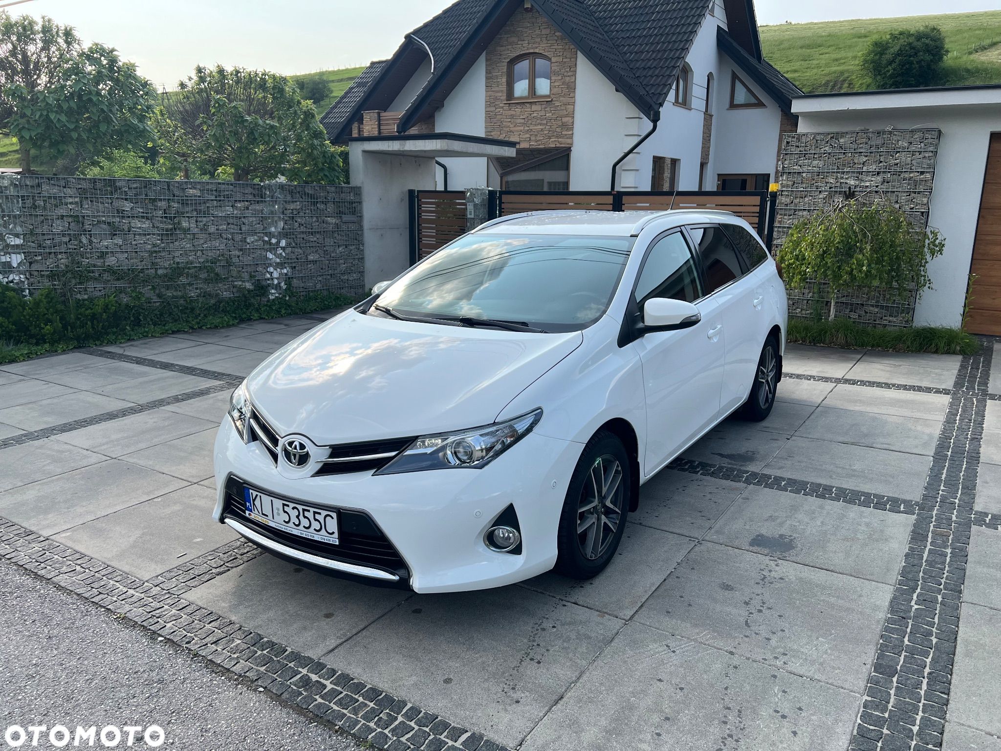 Toyota Auris 1.6 Dynamic - 1