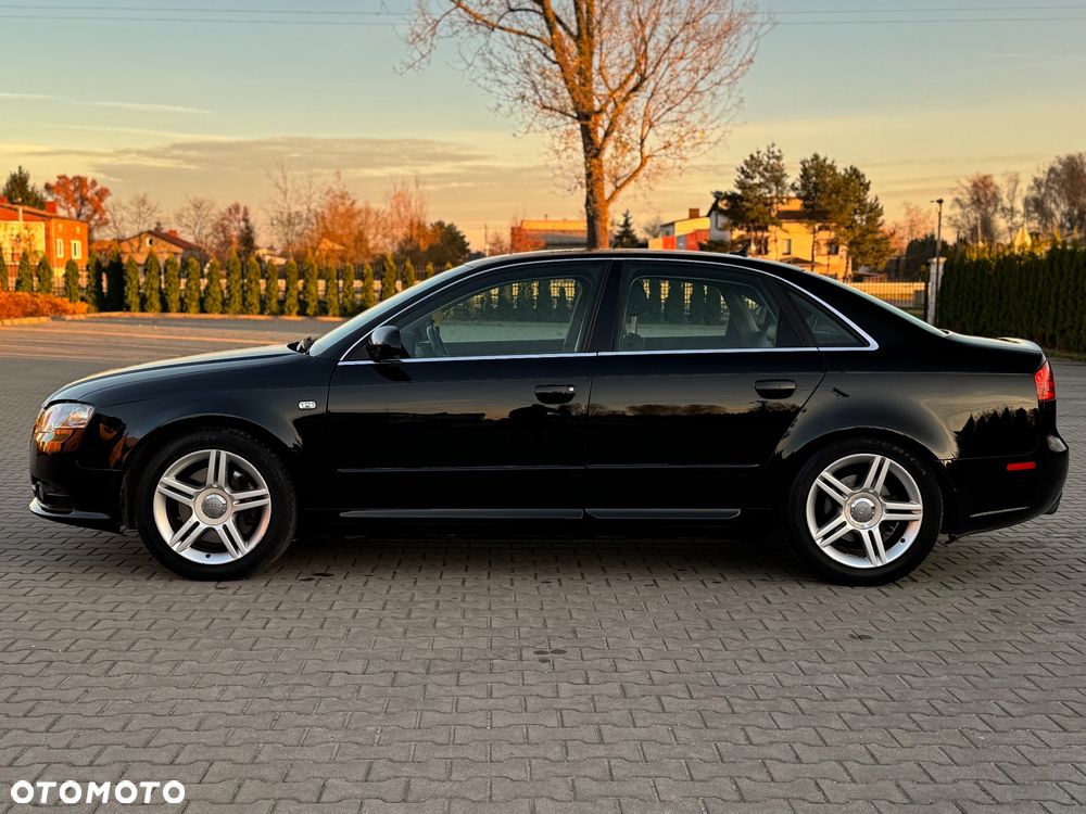 Audi A4 Limousine - 8