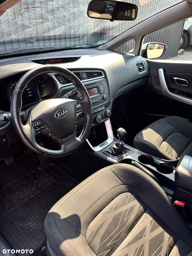 Kia Ceed 1.4 CVVT ISG Dream Team Edition - 17