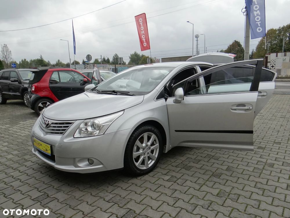 Toyota Avensis 2.0 Sol EU5 MS - 11