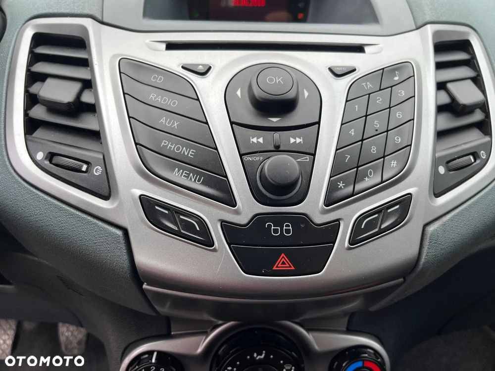 Ford Fiesta - 25