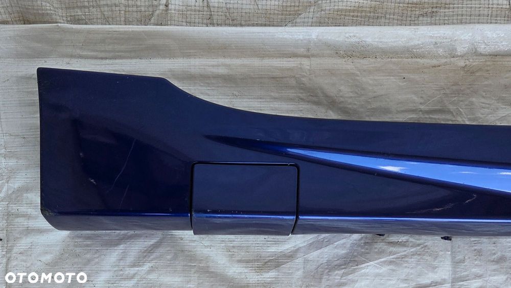 FORD FIESTA MK7 ST LINE LISTWA PROGOWA PRAWA C1BJ-A10154-ABW KOD LAKIERU 2D - 2