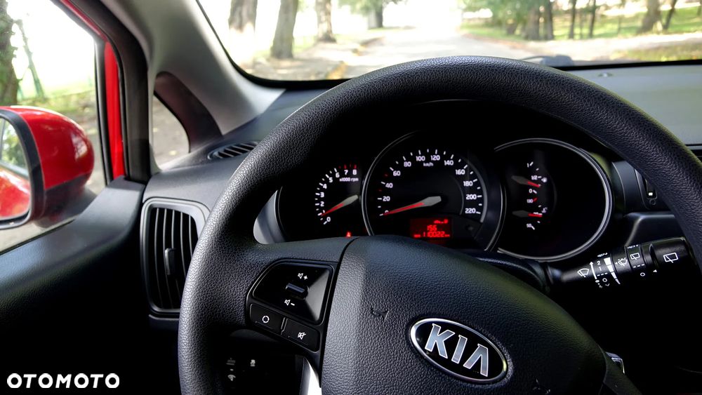 Kia Rio - 15