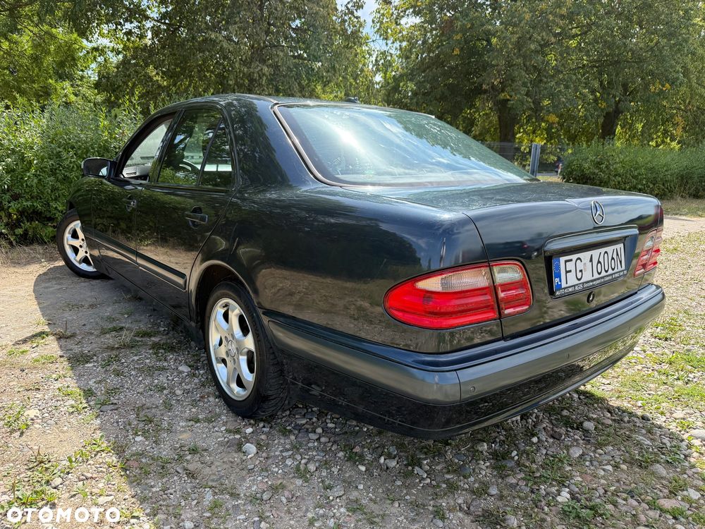 Mercedes-Benz Klasa E - 6