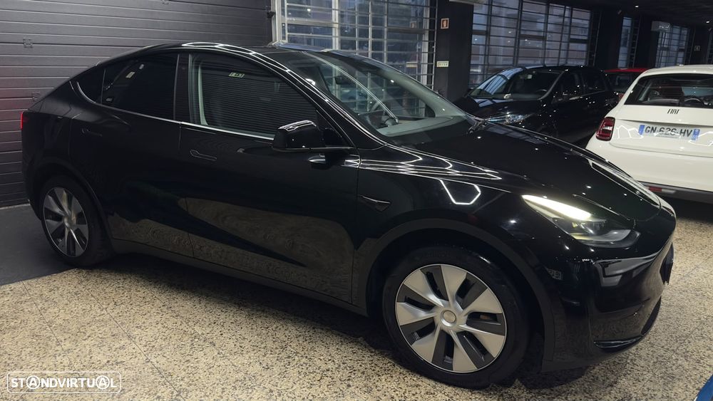 Tesla Model Y RWD - 4