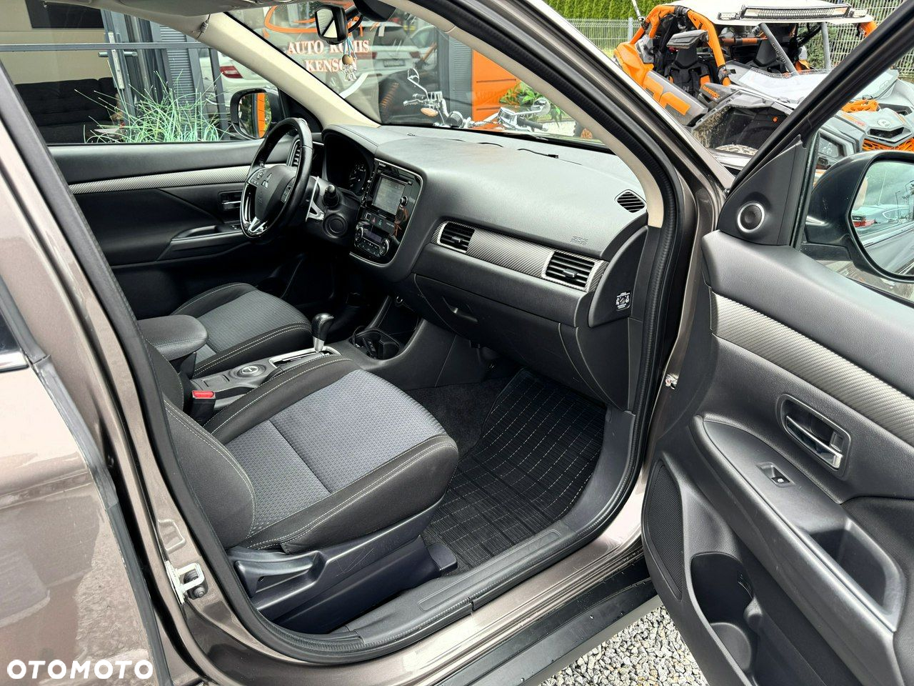Mitsubishi Outlander 2.0 Intense + 4WD CVT - 23