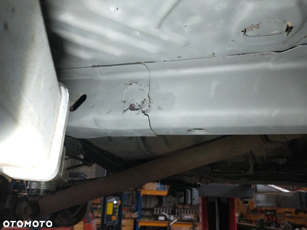 Jeep Cherokee - 17