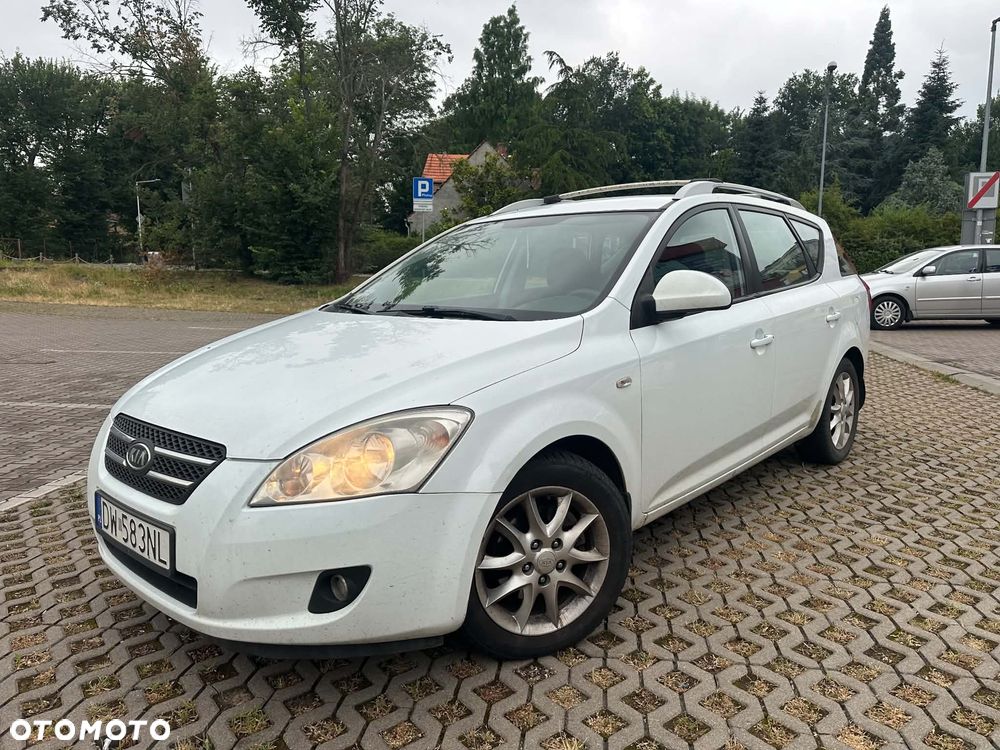 Kia Ceed - 1
