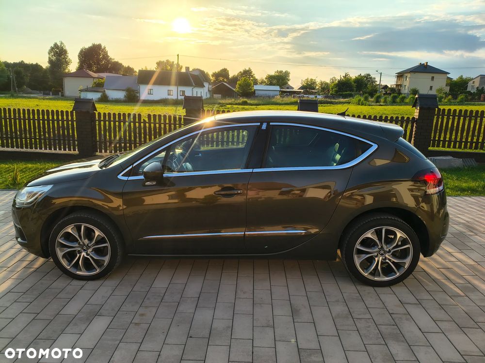 Citroën DS4 HDi 165 SoChic - 4