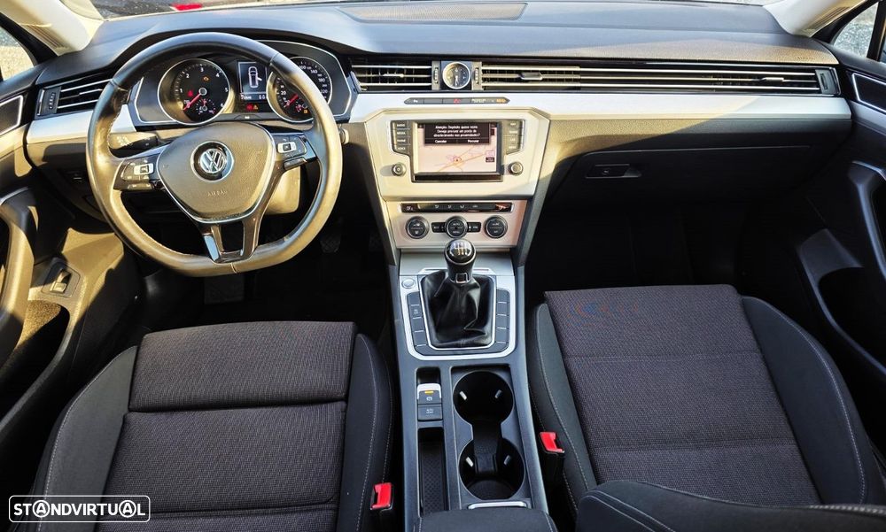 VW Passat Variant 1.6 TDI BlueMotion - 15