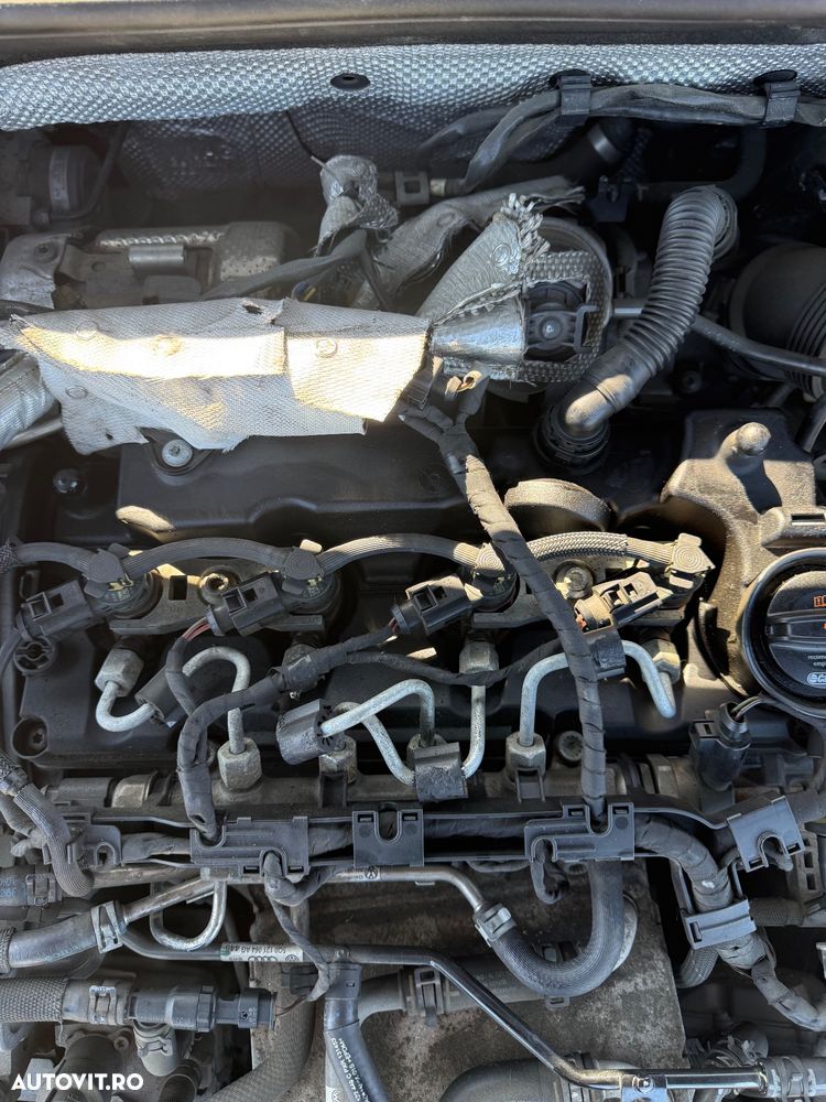 Volkswagen Golf 1.6 TDI DPF Comfortline - 21